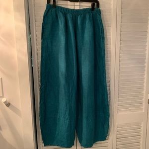 Beautiful color with pockets.  No longer fit me.